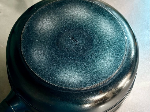 レミパンプラス（IH対応）の底面