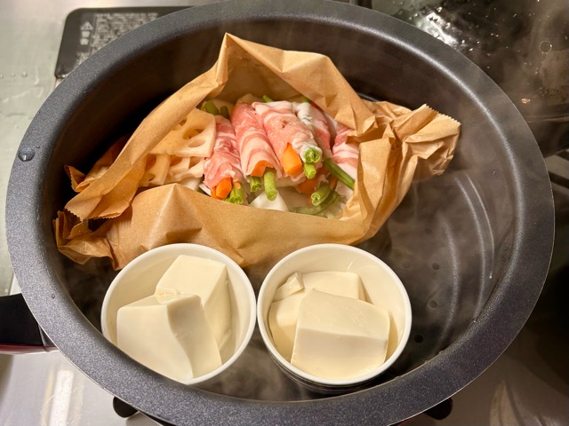 豚肉の野菜巻きと豆腐
